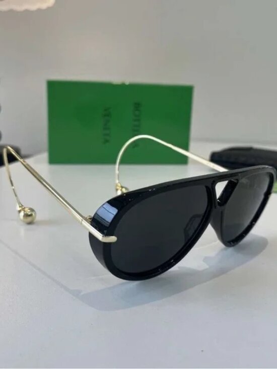 Bottega Veneta Aviator Sunglasses Black Frame Gold Temples Dark Lenses main image 6